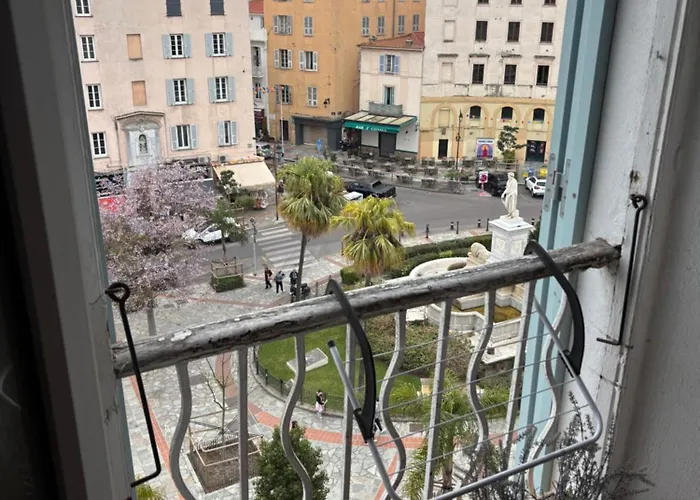 1er Consul Apartment